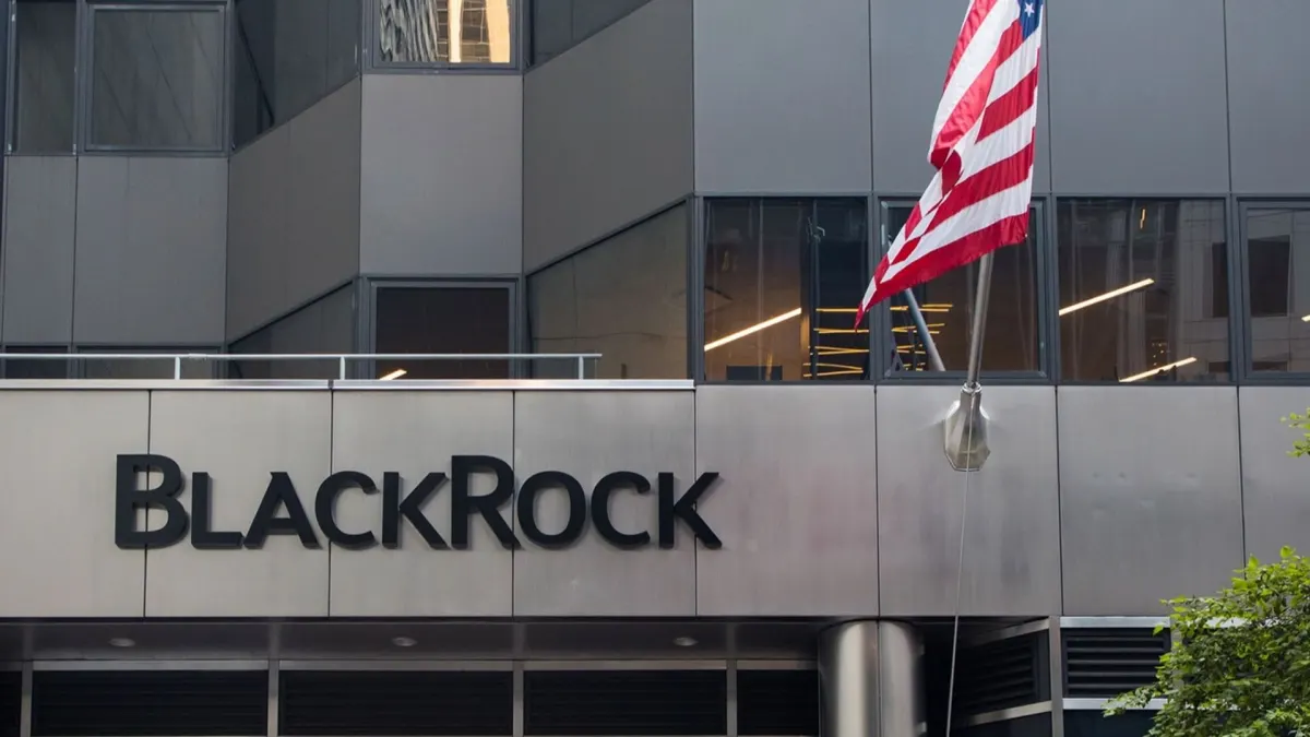 ETF Bitcoin BlackRock: Kiếm lời từ biến động và rủi ro