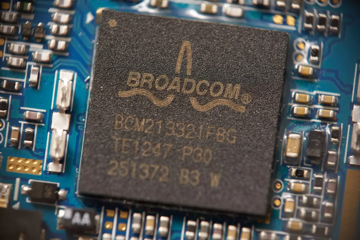 Third Point Cảnh Báo Broadcom Sau Bán AVGO Quý 2
