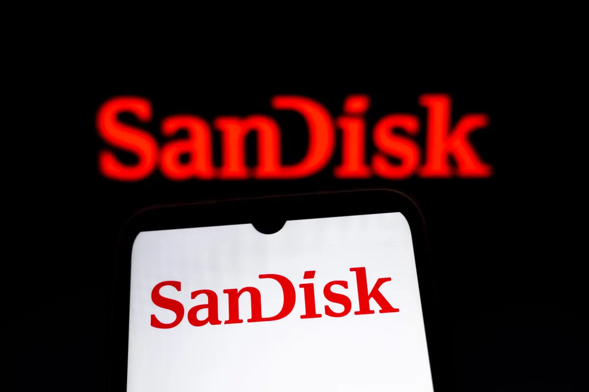 Cổ phiếu Sandisk ổn định trước báo cáo lợi nhuận AI