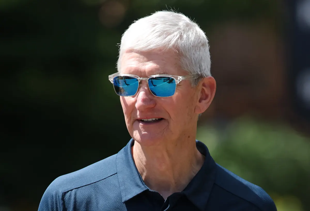 Cổ phiếu Apple có bị định giá quá cao? Phân tích AlphaSpace