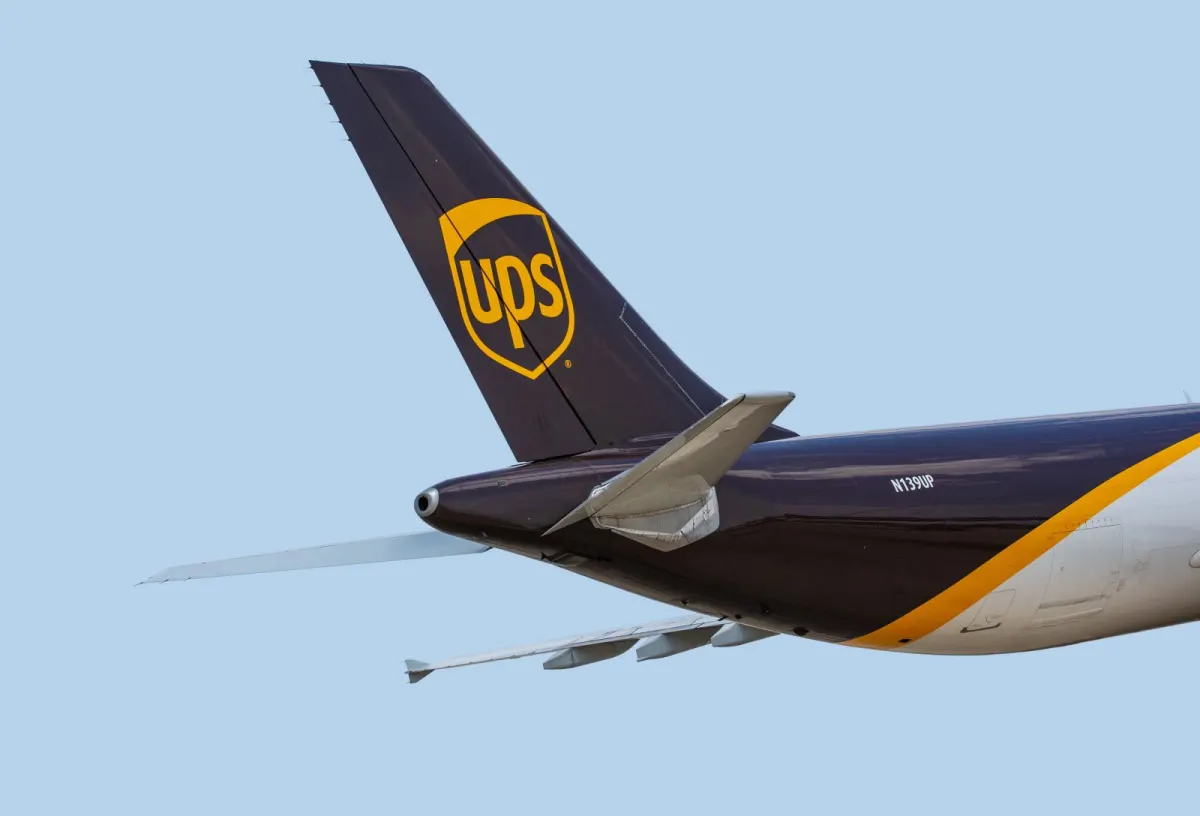 Lý do 2 Tỷ USD để Mua Cổ Phiếu UPS