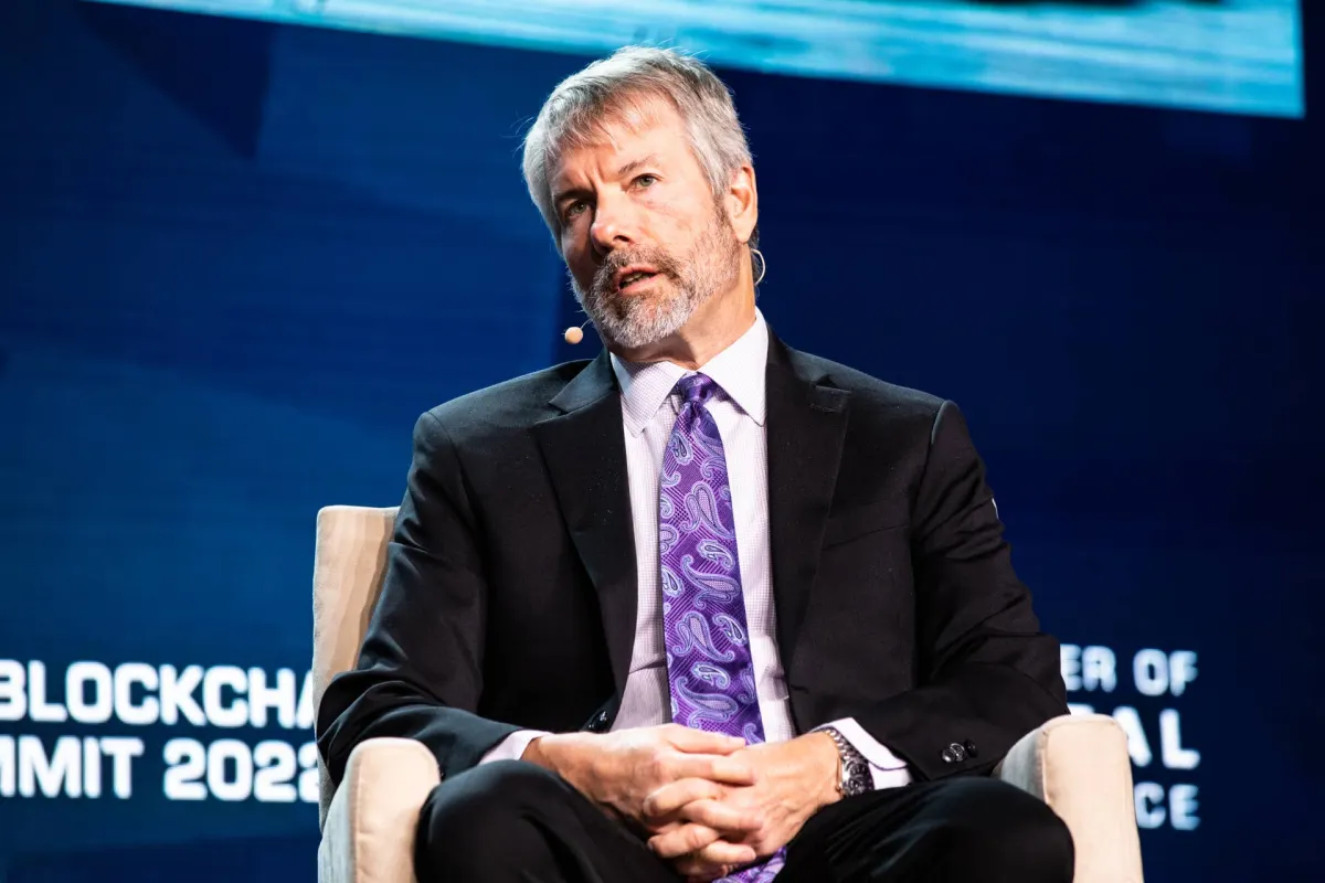 Michael Saylor bán Bitcoin, Polymarket đối mặt vụ kiện