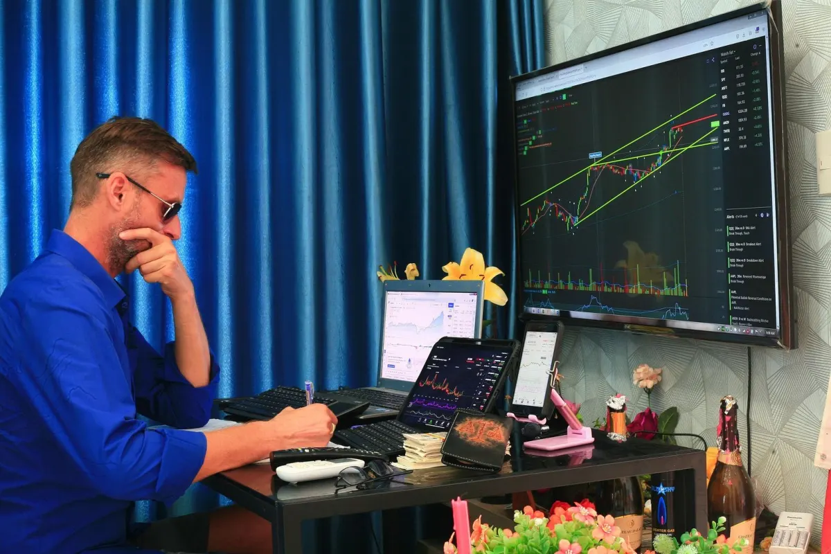 Giá Bitcoin có thể giảm về 54.000 USD, theo phân tích của Doctor Profit