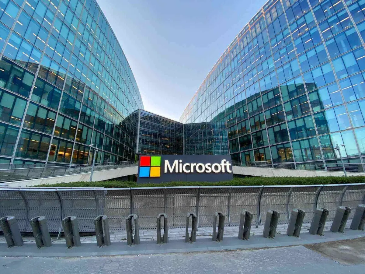 Stifel nâng mục tiêu giá Microsoft lên 530 USD nhờ cú hích AI
