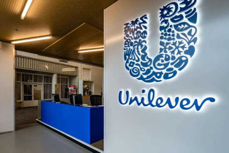 Vì sao Unilever (UL) bị thoái vốn sau 11 năm?