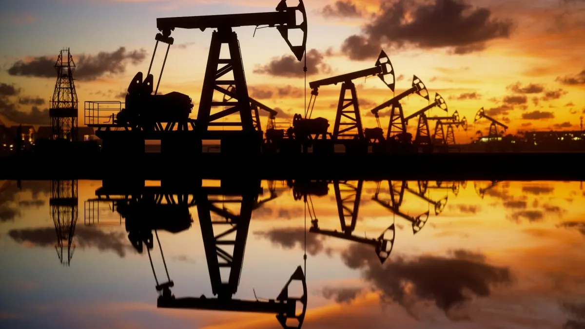 IEA: Thâm hụt dầu toàn cầu 1,8 triệu thùng/ngày Quý này