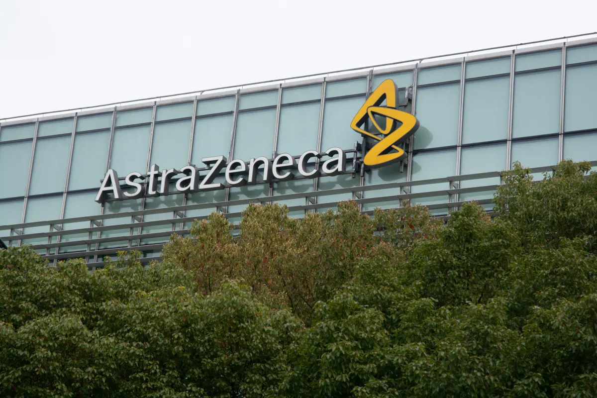 AstraZeneca tăng, mở đầu tuần lợi nhuận bận rộn
