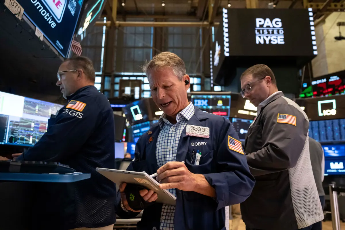 Cổ phiếu công nghệ dẫn Wall Street, Nvidia, Salesforce tăng