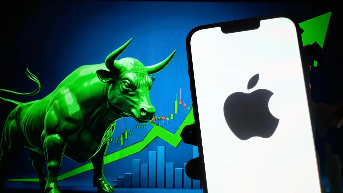 Apple hay Microsoft: Đâu là cổ phiếu công nghệ nên mua lúc này?