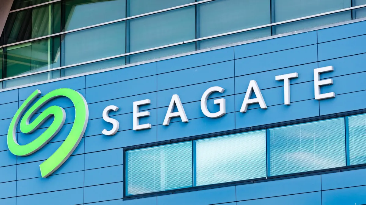 Wells Fargo nâng cấp cổ phiếu Seagate
