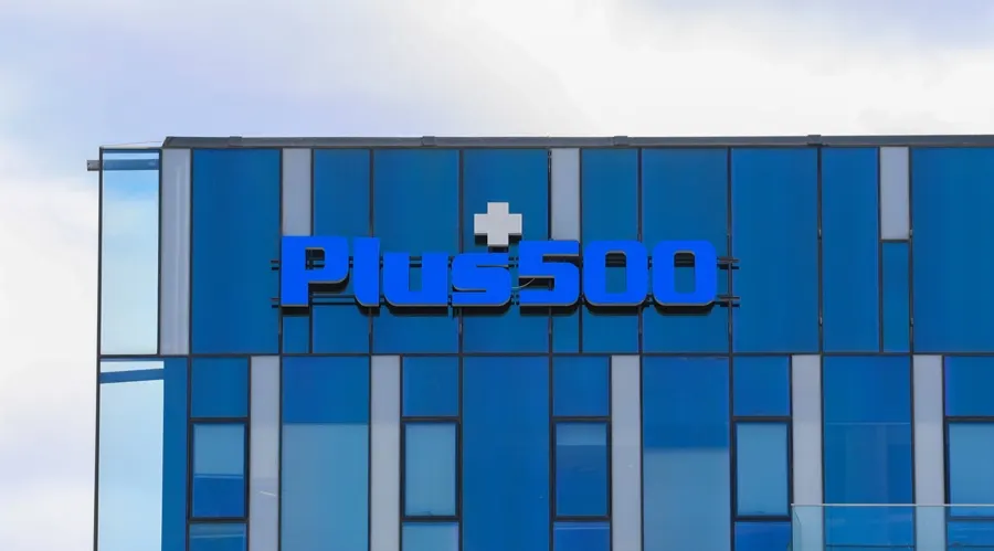 Plus500 chi 100 triệu USD mua lại cổ phiếu lần 2 năm 2026