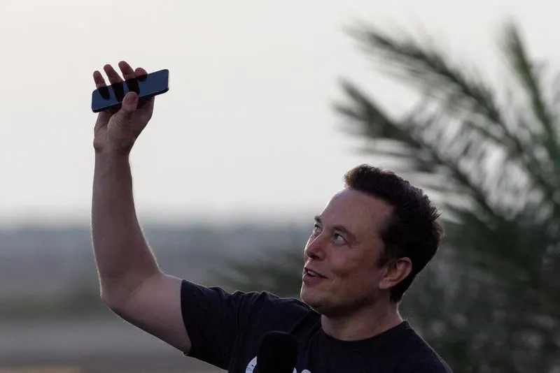 Elon Musk thành tỷ phú nghìn tỷ USD đầu tiên nhờ IPO SpaceX