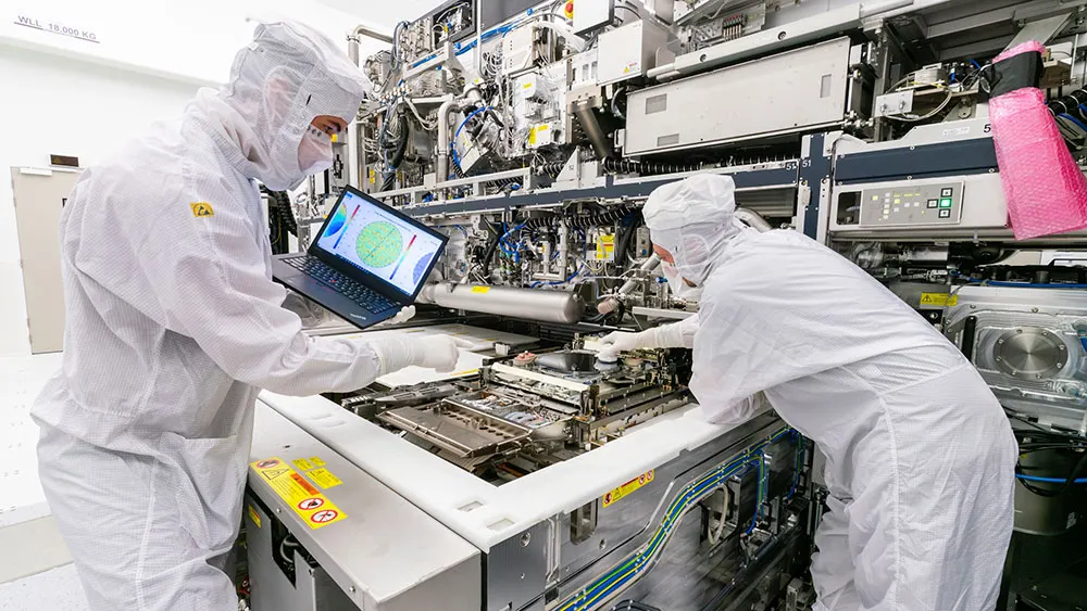 Cổ phiếu ASML tạm nghỉ sau đợt tăng trở lại