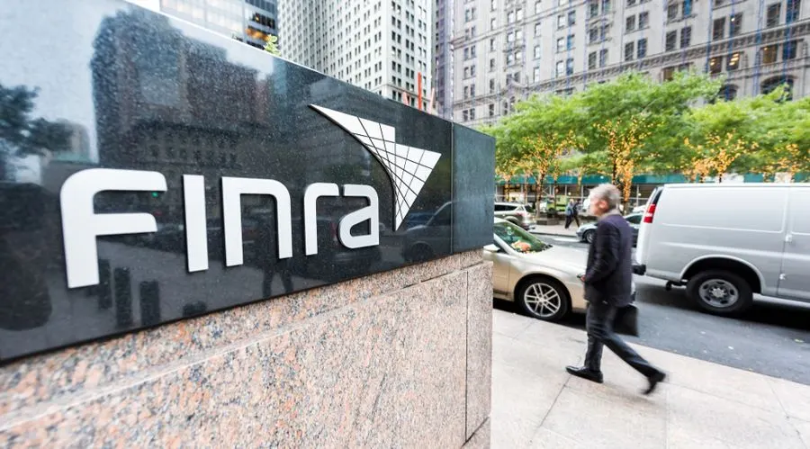 FINRA áp dụng quy định mới cho quyền chọn KPI doanh nghiệp