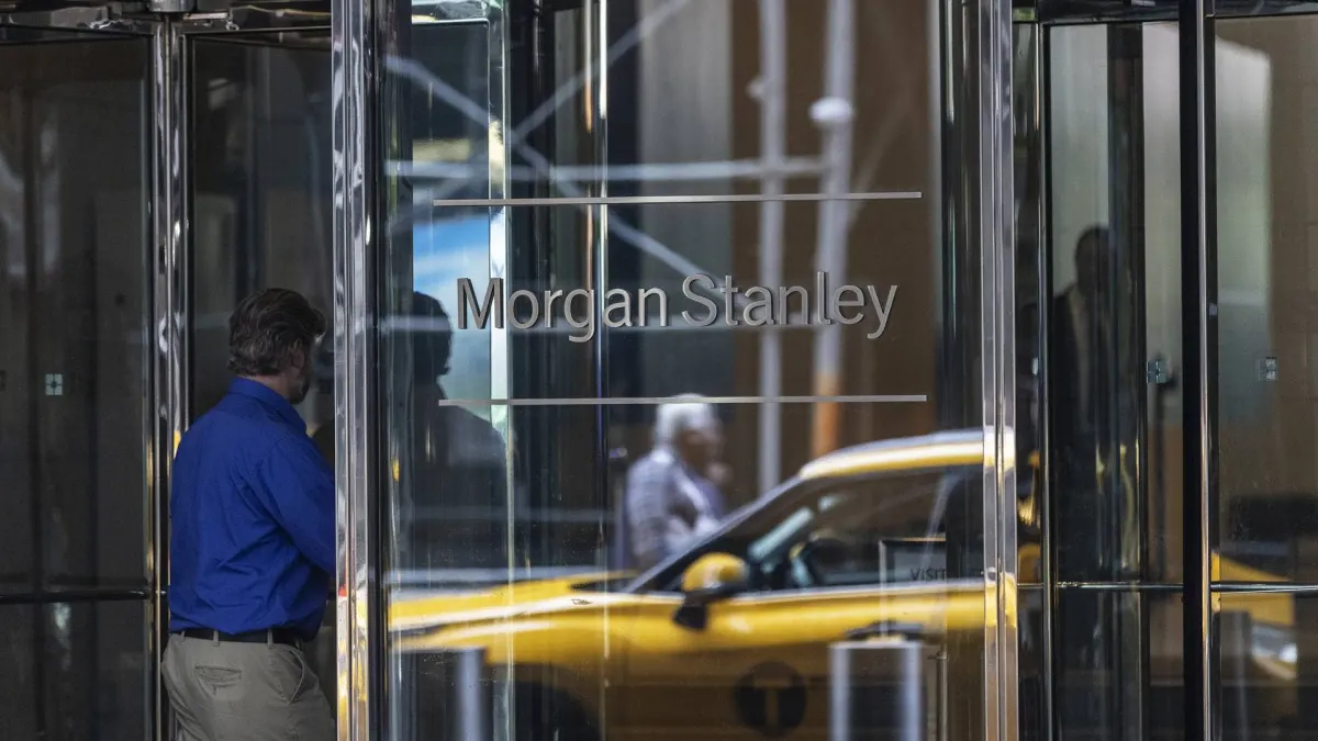 Morgan Stanley mua lại 20 tỷ USD cổ phiếu: Cơ hội hay rủi ro?