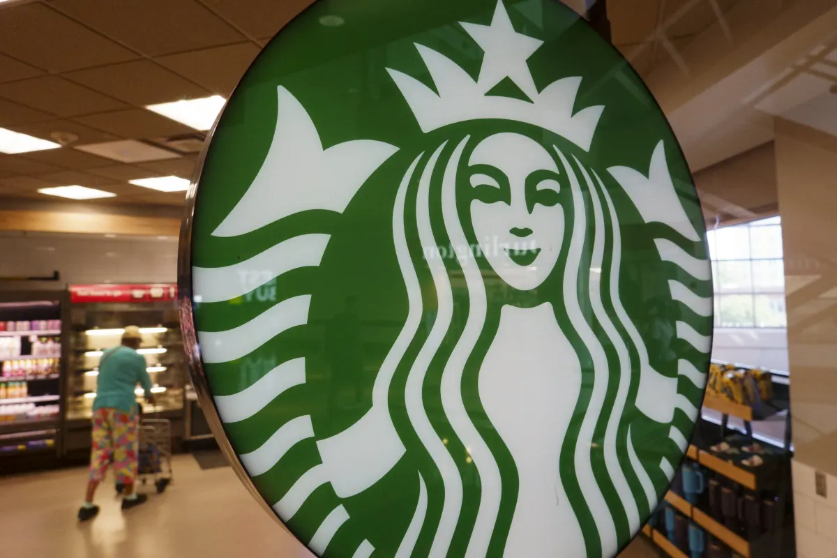 Cổ phiếu Starbucks bật tăng, dự báo lợi nhuận 2026 tăng