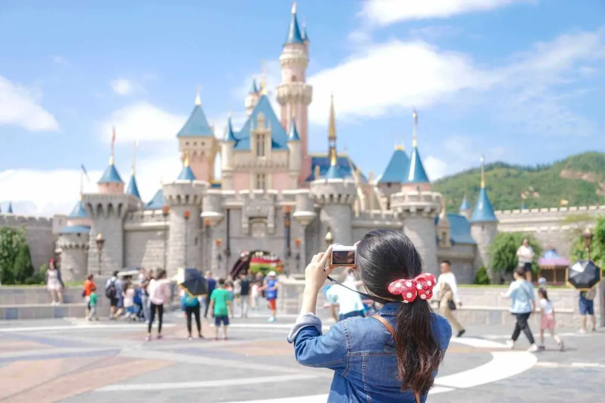Wall Street lạc quan với cổ phiếu Disney?