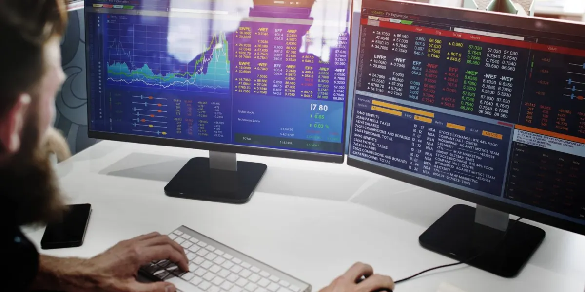 Bitcoin tăng 2,6% lên trên 64.000 USD, S&P 500 giảm 0,5%