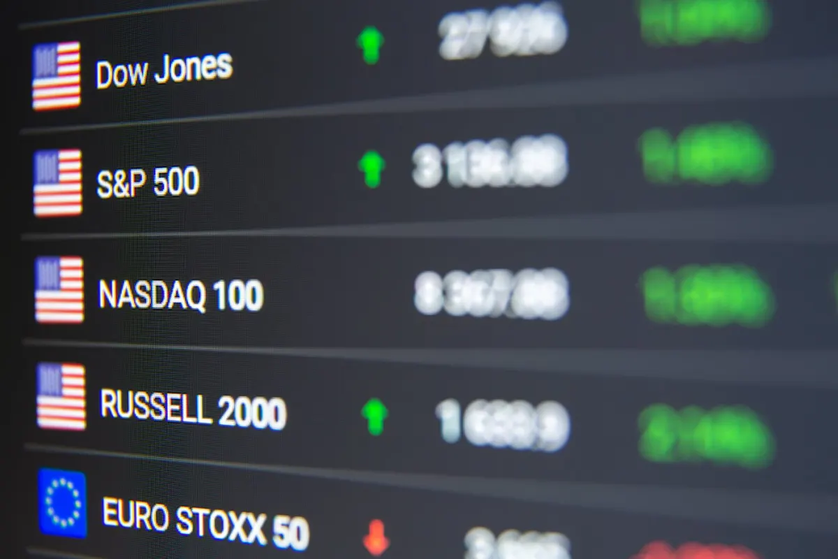 S&P 500 tăng 10%: Nhà đầu tư dài hạn nên làm gì?