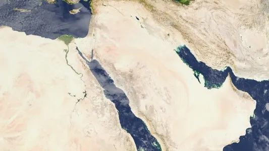 Iran tấn công tàu tại Hormuz: Rủi ro cho nhà đầu tư Việt