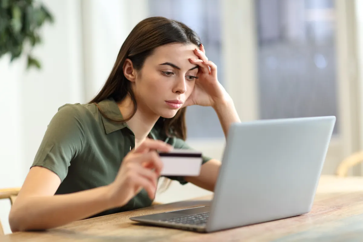 Bảo vệ thẻ tín dụng tránh gian lận – Rủi ro cao nhất