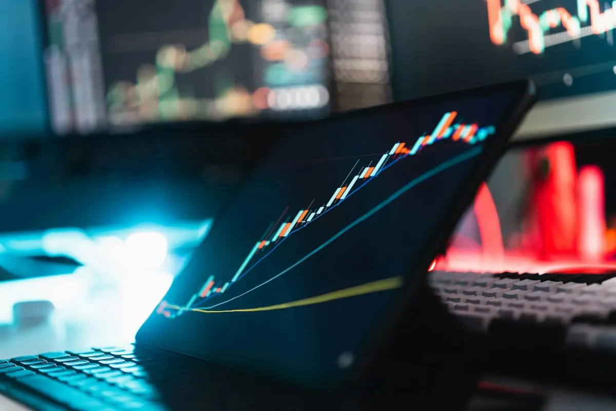 Bitcoin ETF hút 221 triệu USD, dứt chuỗi 10 ngày giảm