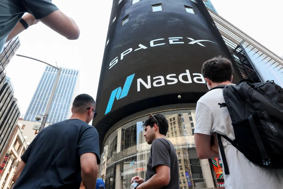 SpaceX lao dốc 500 tỷ USD trước thềm báo cáo tài chính