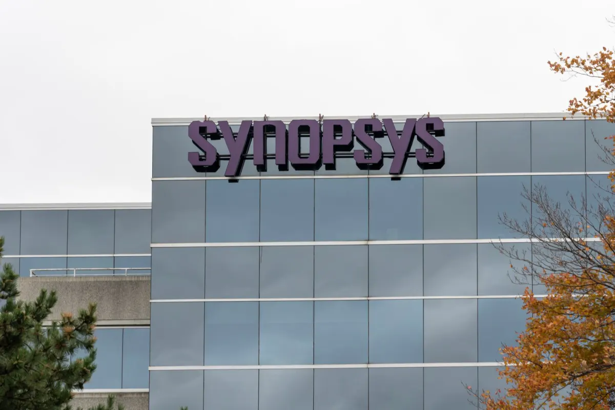 Cổ phiếu Synopsys (SNPS) có đang lép vế trước Nasdaq?