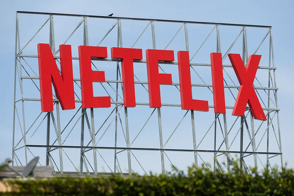 Cổ phiếu Netflix giảm 8% do cắt giảm báo cáo tương tác